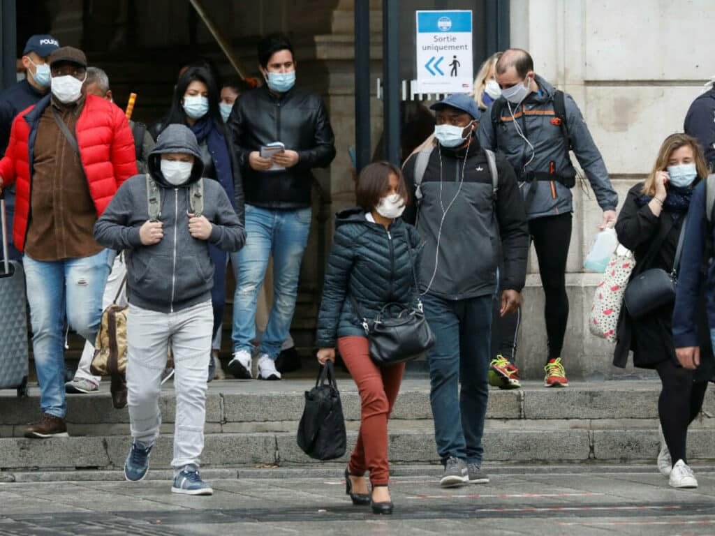السلطات الألمانية تخفف من قيود لائحة فيروس كورونا