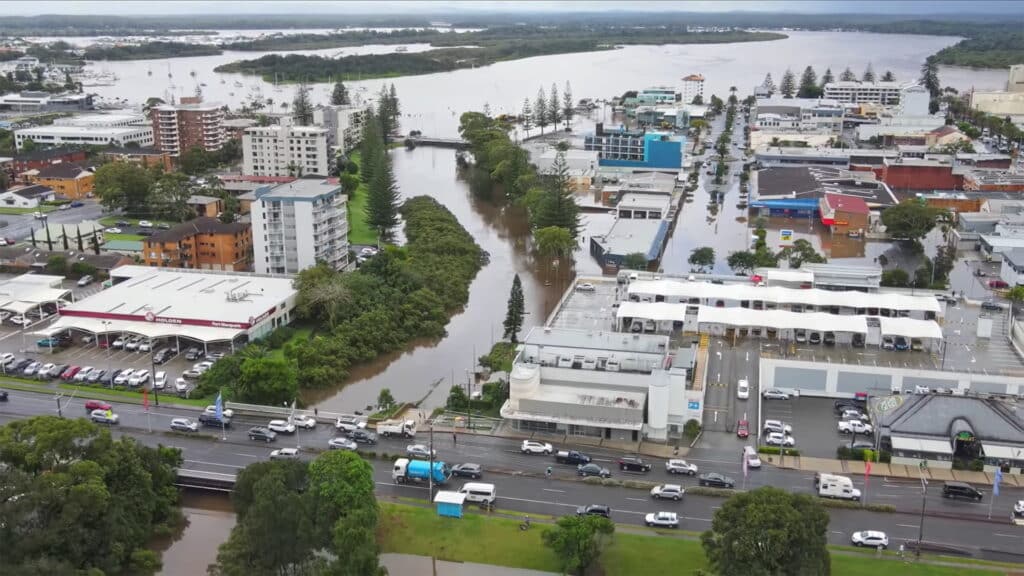 ارتفاع حصيلة قتلي الفيضانات بأستراليا ليصل إلى 12 والأمطار تتجه إلى سيدني