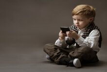 استعمال الأطفال للهواتف الذكية
