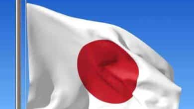 رئيس الوزراء الياباني يؤكد تعزيز العلاقات مع كوريا الجنوبية والولايات المتحدة