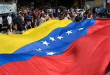 رفع العقوبات النفطية عن فنزويلا قد يساعد في سد عجز النفط في الأسواق العالمية