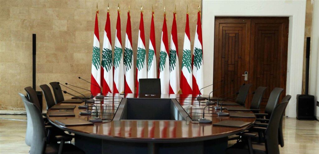 الحكومة اللبنانية تعلن إفلاس البلاد. حدث يصدم جميع المواطنين