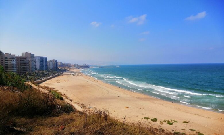 أنشطة سياحية على شاطئ الرملة البيضاء في بيروت لا تفوتك _ مرجعي