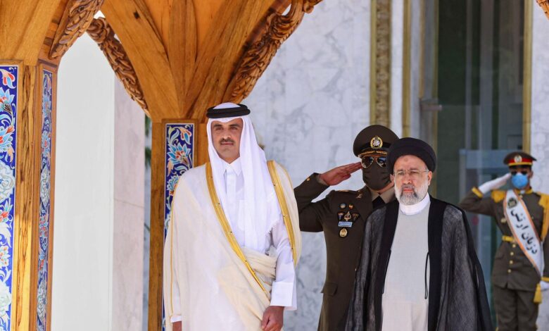 الرئيس الإيراني وأمير قطر يؤكدان على العمل على حل الخلافات بالمنطقة عبر الحوار
